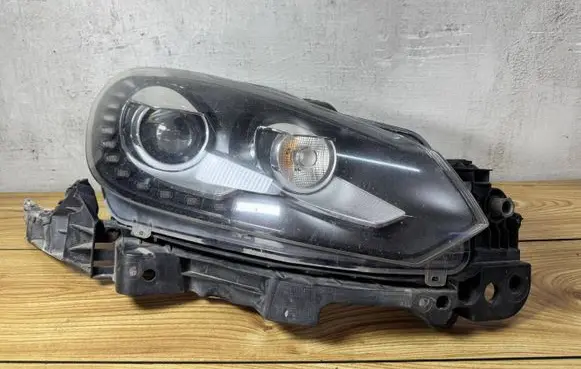 Volkswagen Golf VI Headlight/headlamp 5K1941752D 1ZS00990212