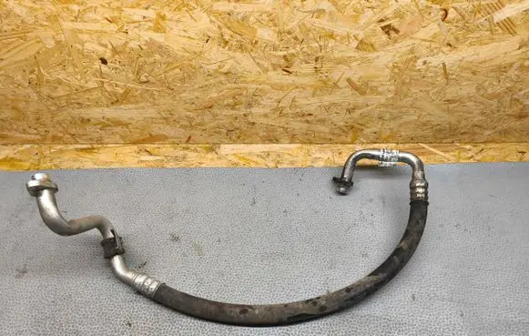 Opel Vivaro Air conditioning (A/C) pipe/hose 924543135R