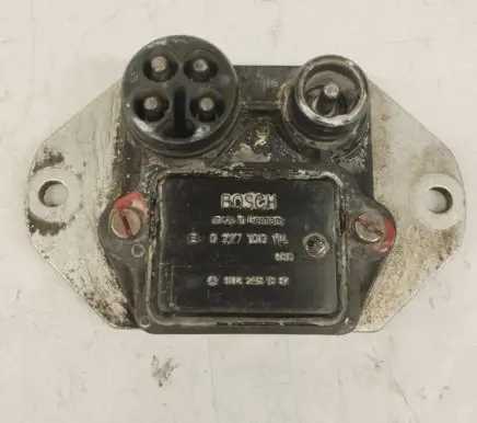 Mercedes-Benz 190 W201 Ignition amplifier control unit 0025451832 A0025451832 0227100114