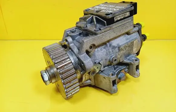 Audi A4 S4 B6 8E 8H Fuel injection high pressure pump 0470506033 0281010889 059130106L