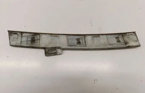 Sill/side skirt trim