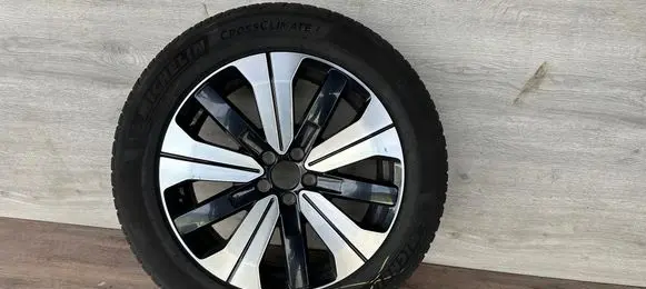 Volvo XC40 R19 alloy rim 32358728