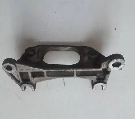 Renault Scenic II - Grand scenic II Engine mount bracket 8200277212