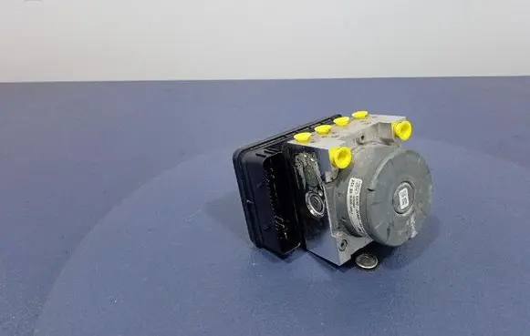 Ford Mondeo MK I ABS Pump EG9C-2C405-EK