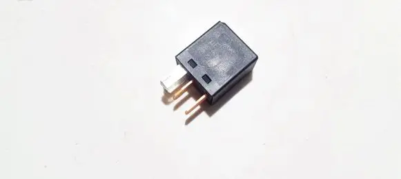 Mitsubishi Colt Other relay mb953382 v23075-e1001-x1