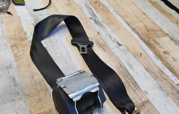 Audi A6 S6 C6 4F Rear seatbelt 4F0857805E 605827100