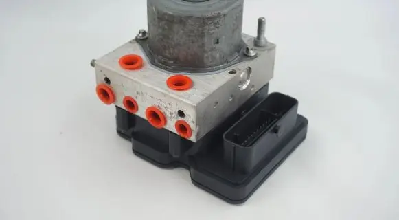 Skoda Fabia Mk2 (5J) ABS Pump 6R0614517BM 6R0907379BJ 0265244099