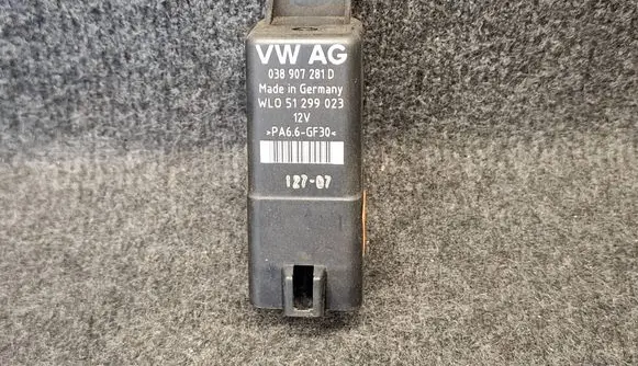 Audi A3 S3 8P Glow plug pre-heat relay 038907281D