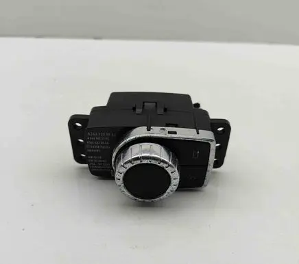 Head unit multimedia control
