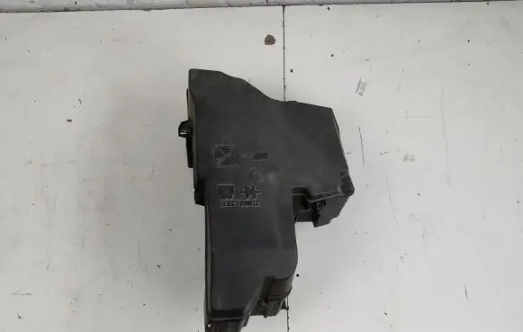 Citroen C6 Air filter box
