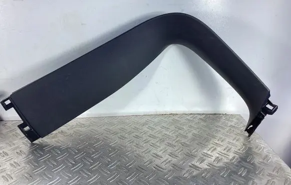 (D)pillar trim (top)