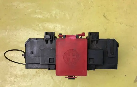 Mercedes-Benz C W203 Positive cable (battery) A2035450301