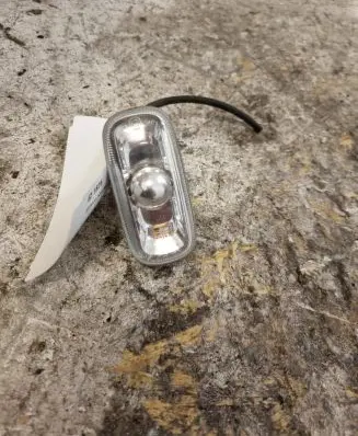 Audi A6 S6 C5 4B Front fender indicator light