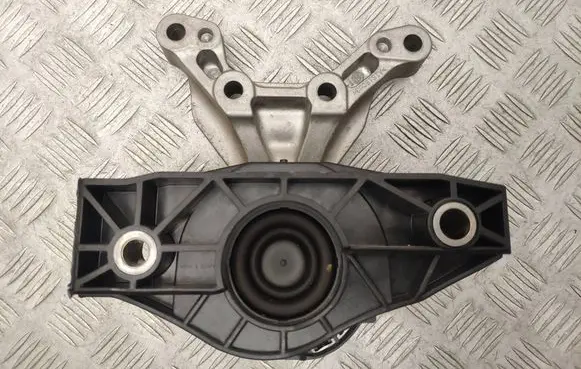 Peugeot 208 II Engine mount bracket 9834135980