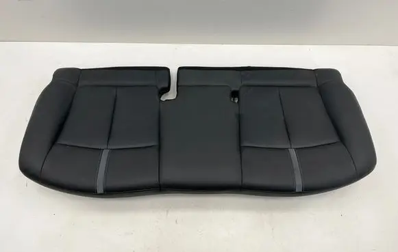 Nissan Leaf II (ZE1) Rear seat 