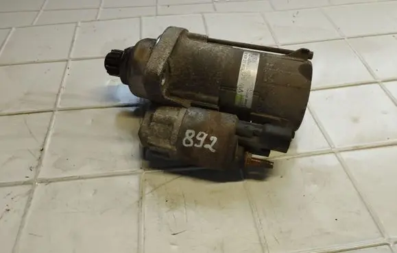 Volkswagen Tiguan Starter motor 02M911024A