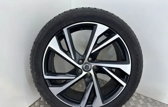 Volvo XC40 R20 alloy rim 31471558