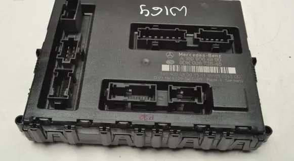 Mercedes-Benz A W169 Central body control module A1699004800