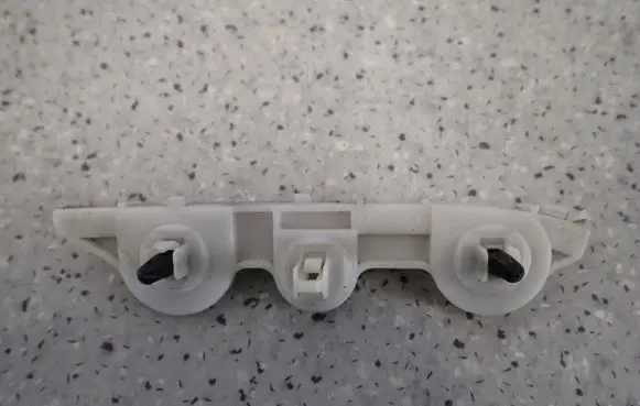 Mitsubishi Outlander Front bumper mounting bracket 