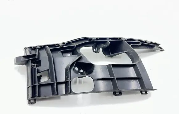 Audi A7 S7 4G Front bumper mounting bracket 4G8807096
