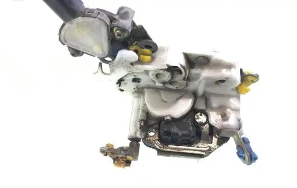 Nissan Terrano Front door lock