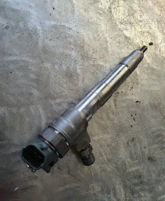 Dacia Duster II Fuel injector 963022497R 0445110800