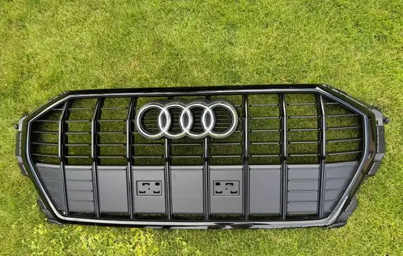 Audi Q3 F3 Front bumper upper radiator grill 83a853651E