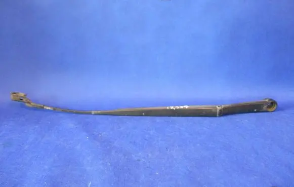KIA Venga Front wiper blade arm 983201P000