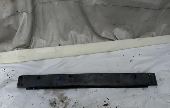 Mercedes-Benz 190 W201 Rear bumper support beam 