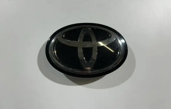Toyota Corolla E210 E21 Manufacturer badge logo/emblem 9097502124 9097502136 K7T5520