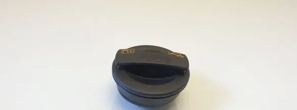Volkswagen PASSAT B6 Oil filler cap 06C103485S