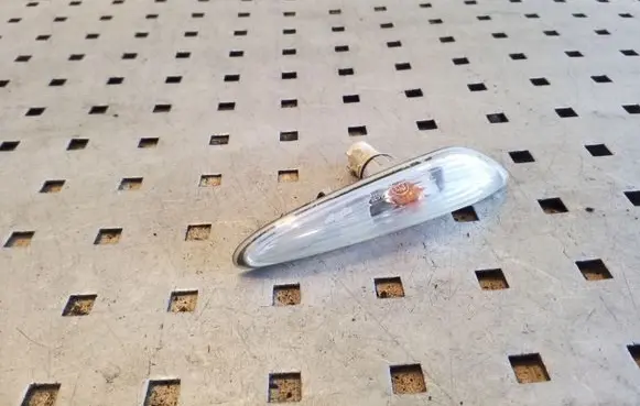 BMW X3 E83 Front fender indicator light