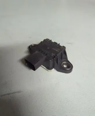 Mercedes-Benz E W211 ESP acceleration yaw rate sensor A0009059101 0265005876 1275100858