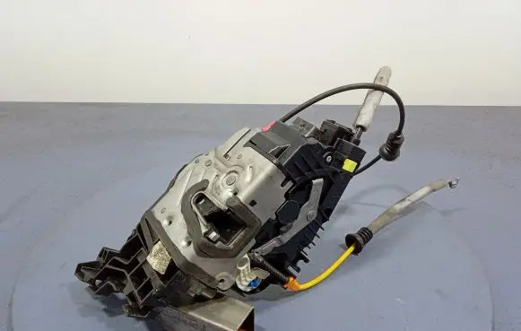 Mercedes-Benz AMG GT R190 C190 Front door lock A0997201001