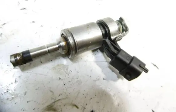 Ford Mustang I Fuel injector EJ7E-9F593-DB