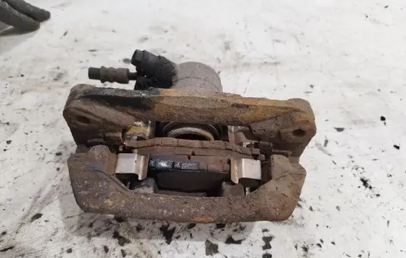 Subaru Forester SH Rear brake caliper P0713218