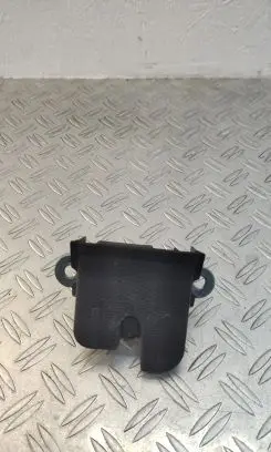 Loading door lock