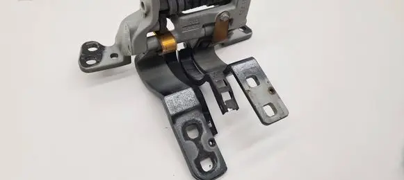 BMW 5 E60 E61 Tailgate/trunk/boot hinge 7061383