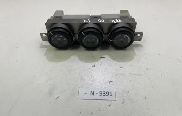 Nissan X-Trail T30 Climate control unit 27500EQ410