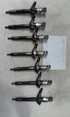 Nissan X-Trail T30 Fuel injector AW400