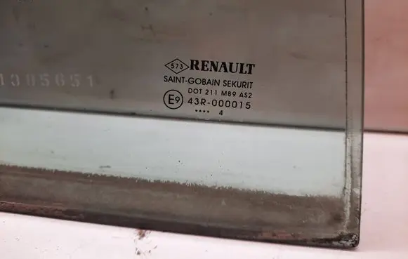 Renault Megane II Rear vent window glass 43R000015