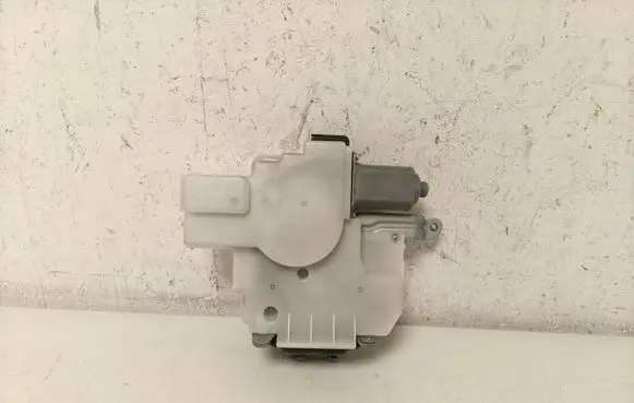 Nissan X-Trail T32 Loading door lock 905520AQ000