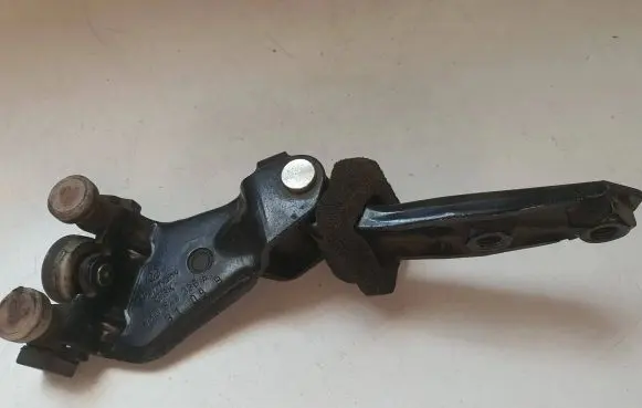 Volkswagen Caddy Sliding door upper roller guide/hinge 2K0843336A