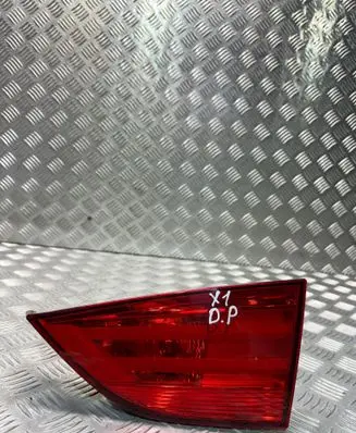 Tailgate rear/tail lights