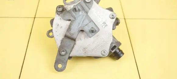 Ford Kuga II Vacuum pump DS7G2A451CB M8MA