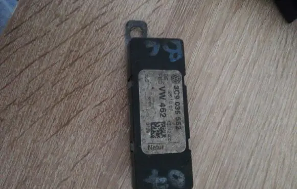 Volkswagen PASSAT B6 Antenna control unit 3C9035552