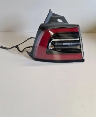 Tesla Model 3 Rear/tail lights 1077399 1077397