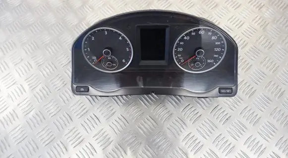 Volkswagen Tiguan Speedometer (instrument cluster) 5N0920971E