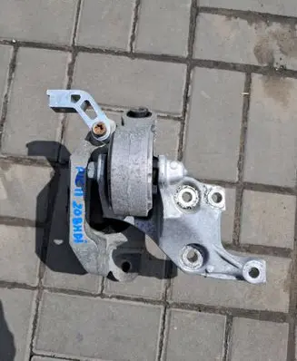 Citroen C4 Grand Picasso Engine mount bracket 9673689380 A1S19603