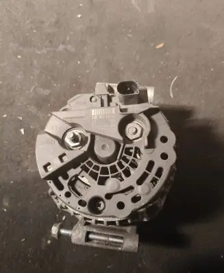Volkswagen Scirocco Generator/alternator 06B903016AB 0124525088
